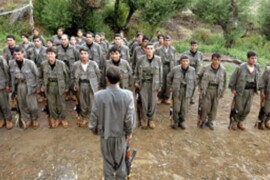 مصادر تؤكد أن  ميليشيات pkk  الأرهابية هي من  تهاجم البيشمركة في إقليم كردستان العراق وليس داعش .