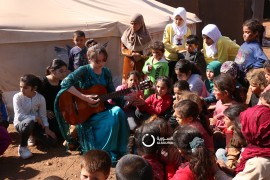 نقلت الفن للمخيمات..قصة طفلة عفرين التي رُشحت لـ”جائزة السلام الدولية” (صور)