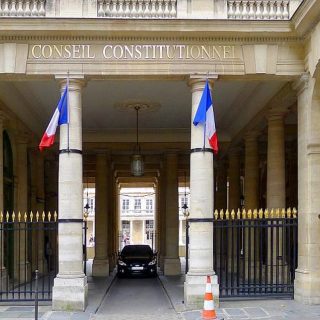 محكمة الاستئناف العليا الفرنسية تصادق على مذكرة التوقيف الصادرة بحق بشار الاسد بارتكابه جرائم ضد الإنسانية واستخدام الأسلحة الكيميائية.